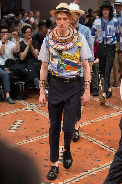 Look 49